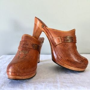 Vintage Cognac Color Leather Platform Clogs with Wooden Cone Heels  size: 8